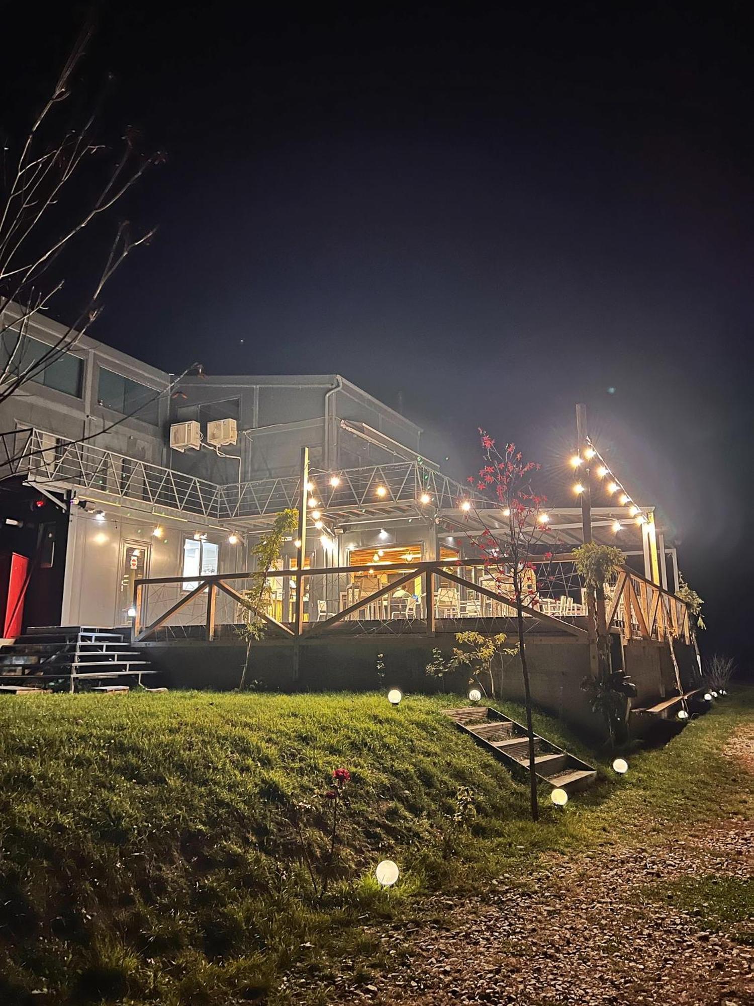 Hotel Flandra Glamping Corbeni Esterno foto