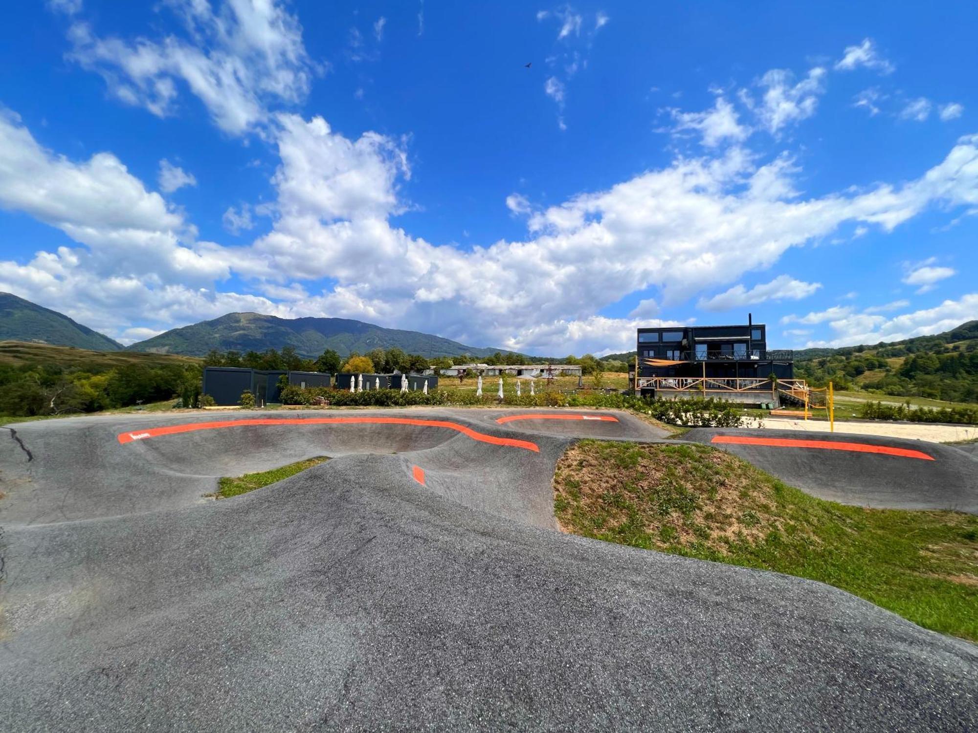 Hotel Flandra Glamping Corbeni Esterno foto