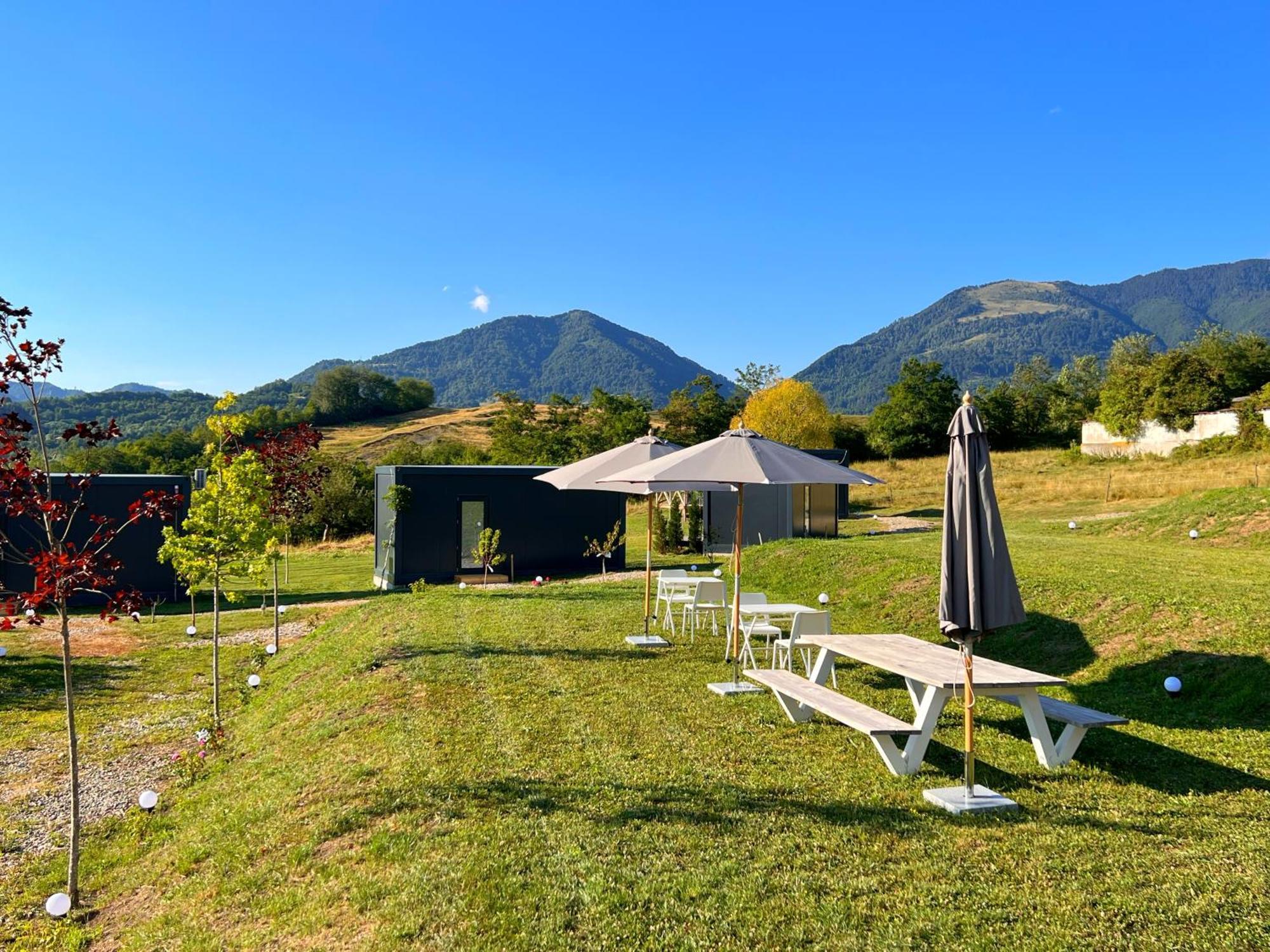 Hotel Flandra Glamping Corbeni Esterno foto