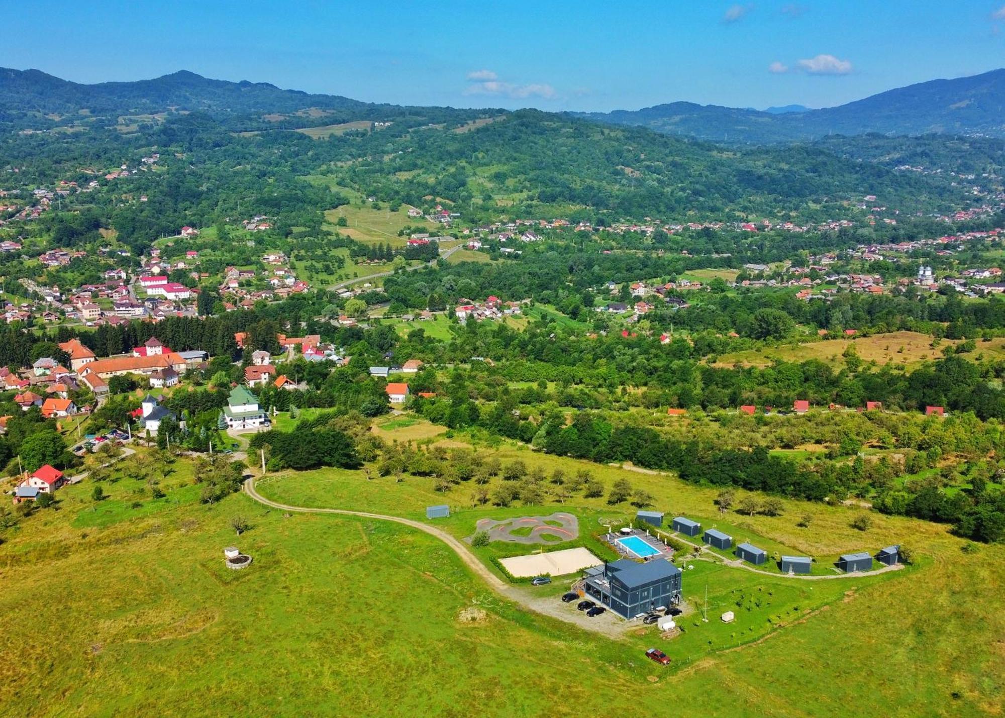 Hotel Flandra Glamping Corbeni Esterno foto