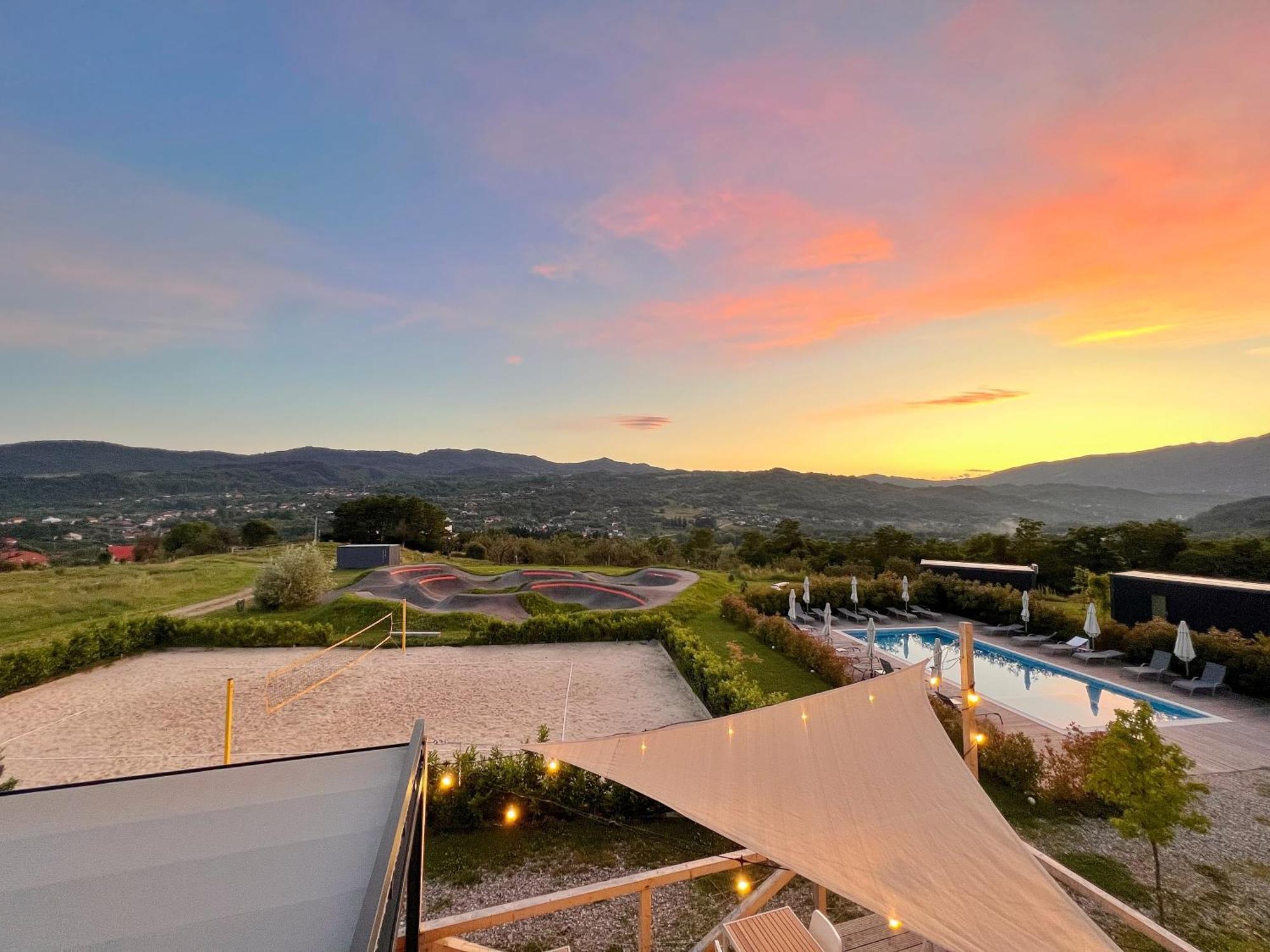Hotel Flandra Glamping Corbeni Esterno foto