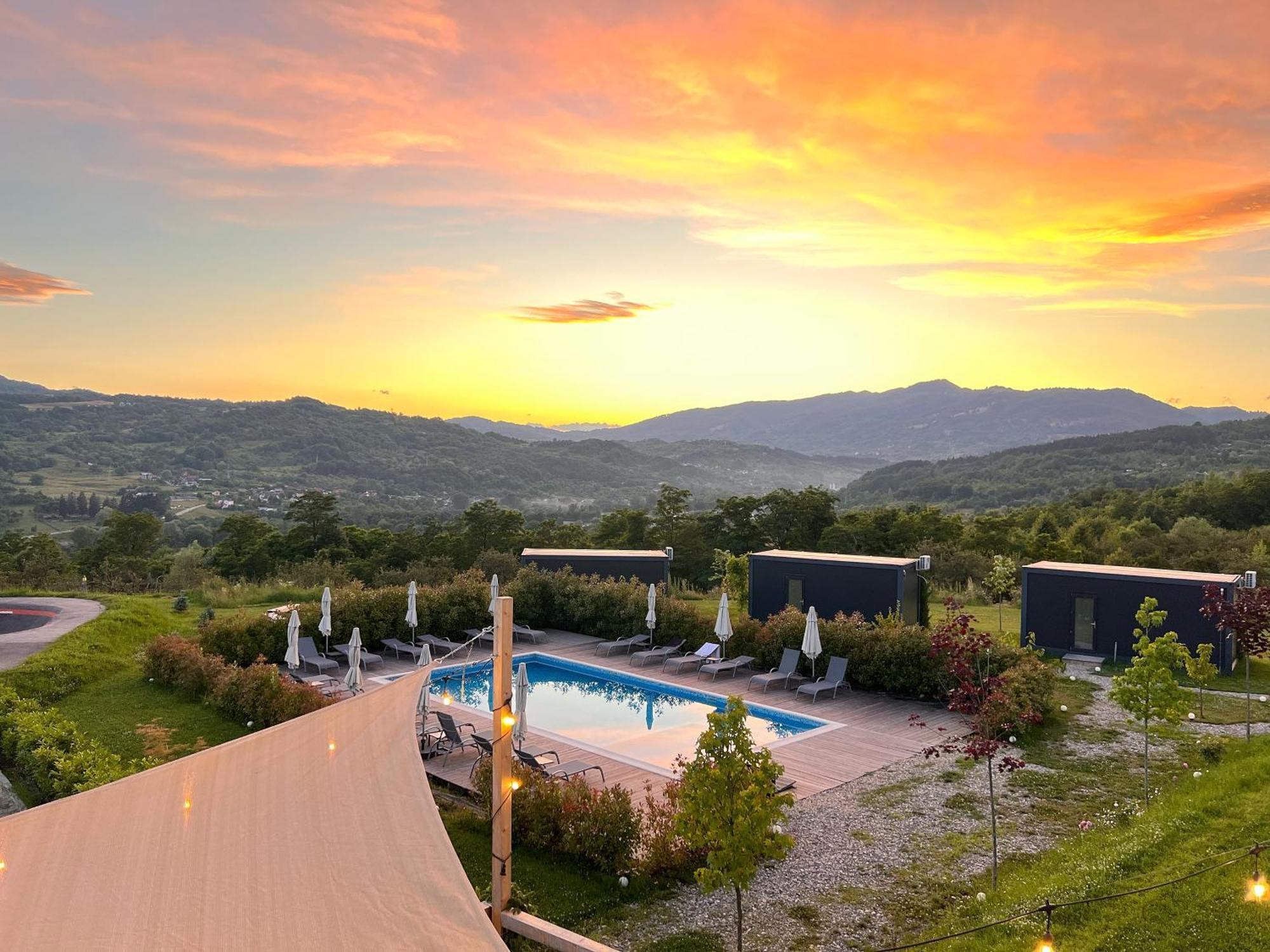 Hotel Flandra Glamping Corbeni Esterno foto