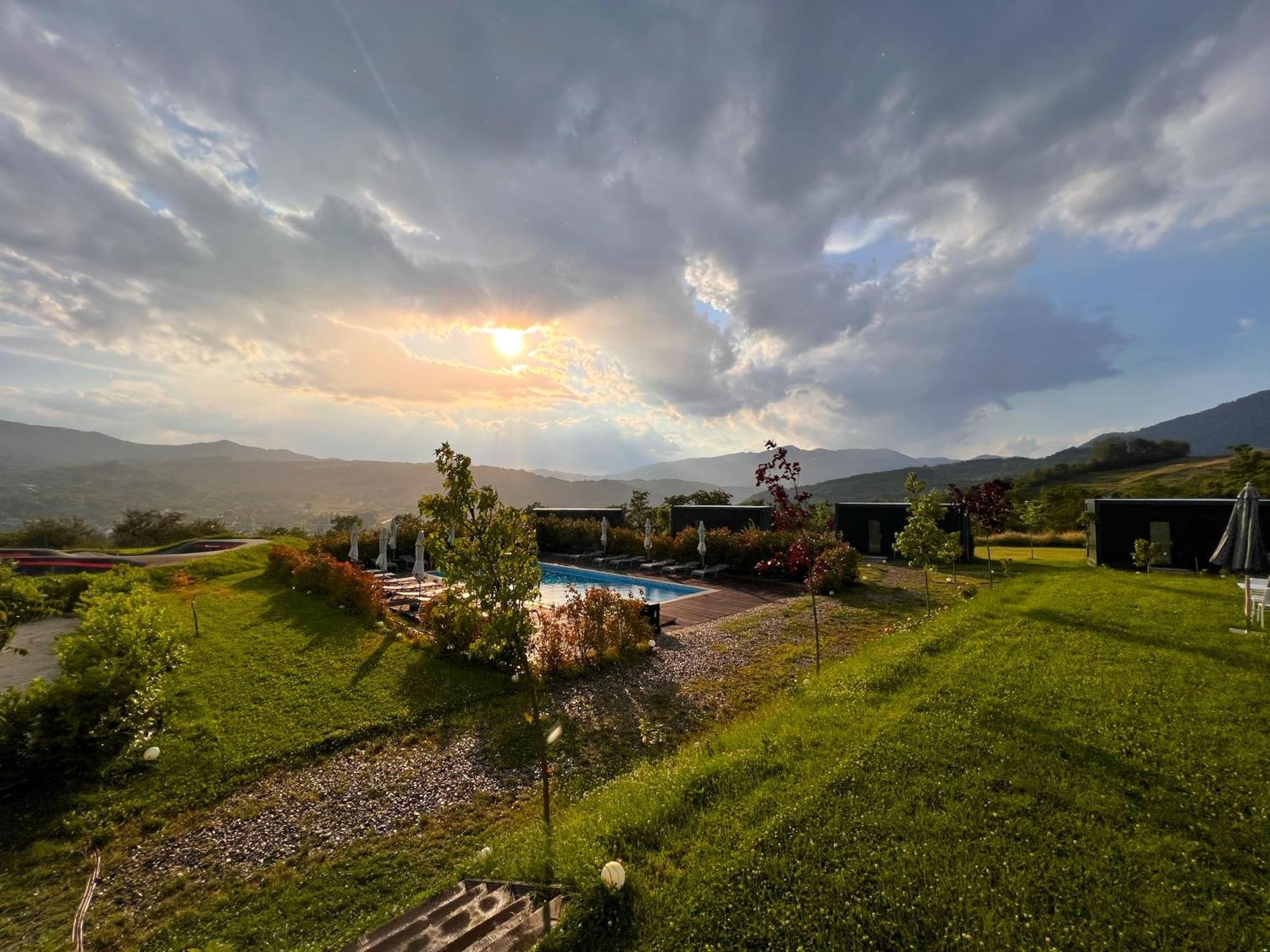 Hotel Flandra Glamping Corbeni Esterno foto