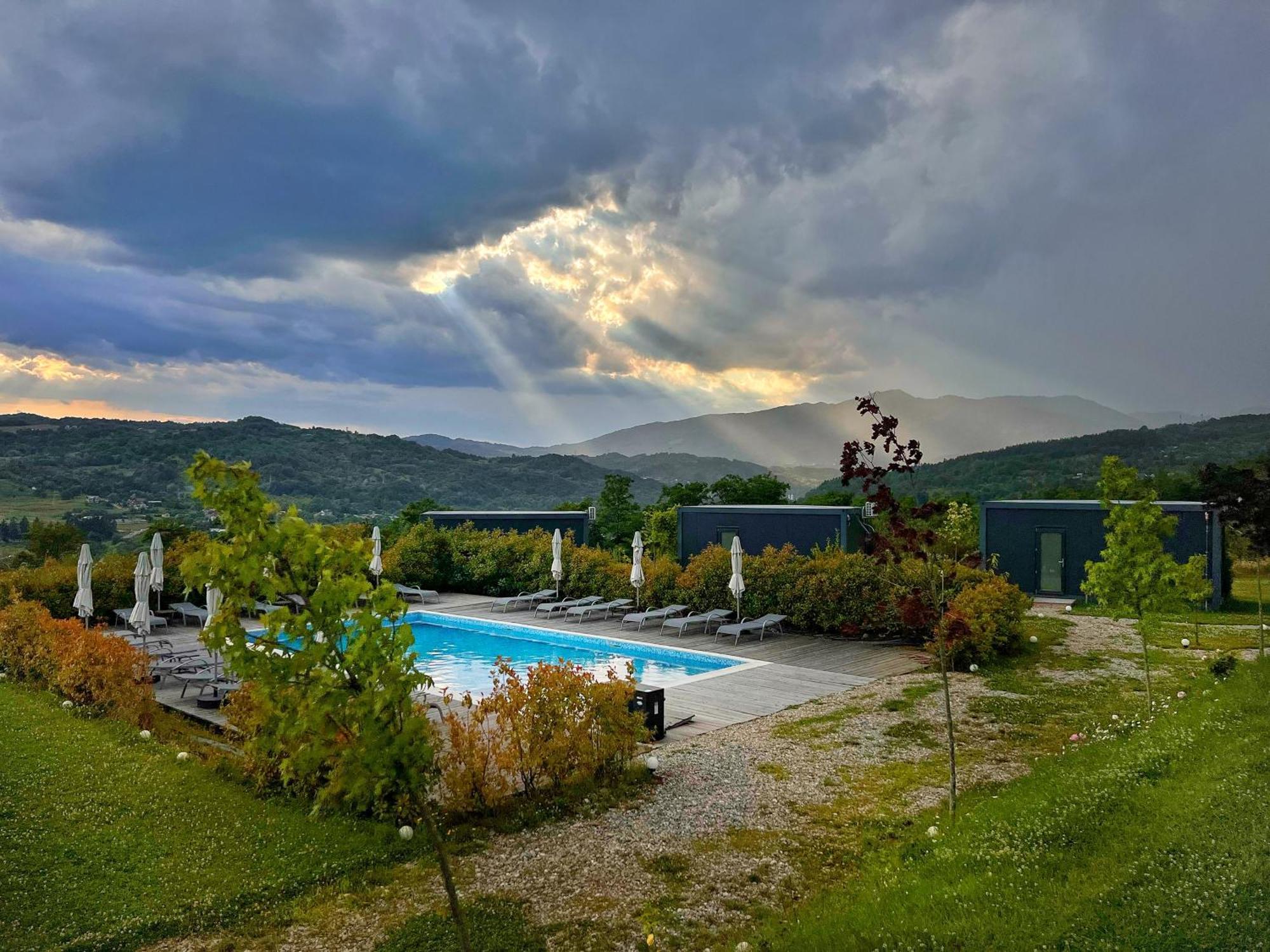 Hotel Flandra Glamping Corbeni Esterno foto