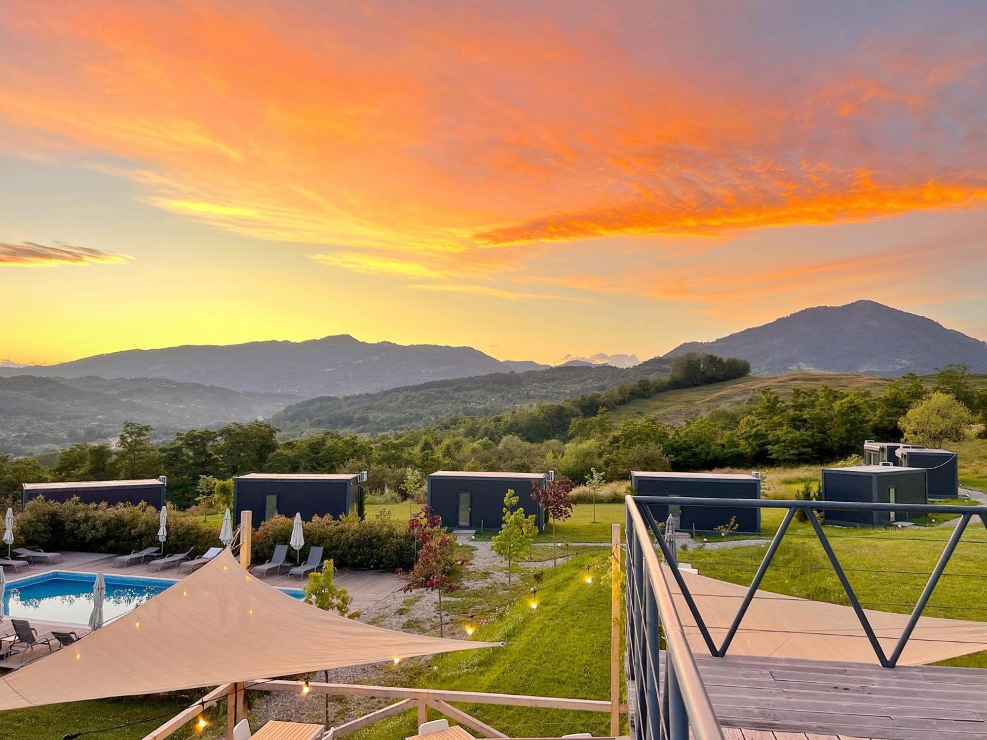 Hotel Flandra Glamping Corbeni Esterno foto